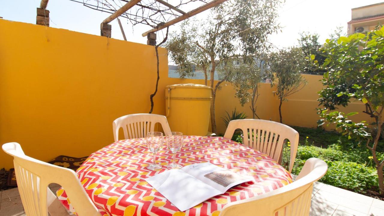 Yellow House-Villetta Con Giardino Oristano Ngoại thất bức ảnh