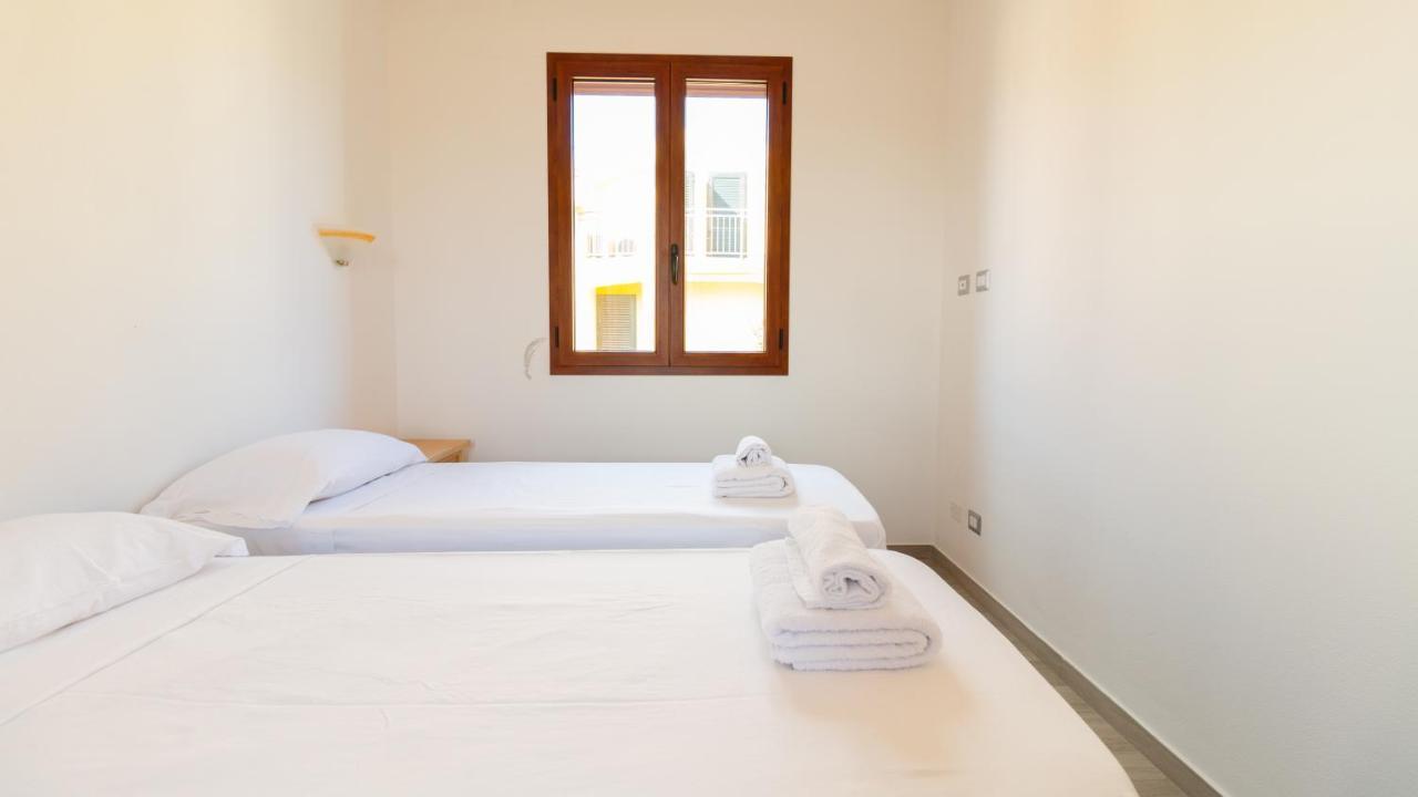 Yellow House-Villetta Con Giardino Oristano Ngoại thất bức ảnh